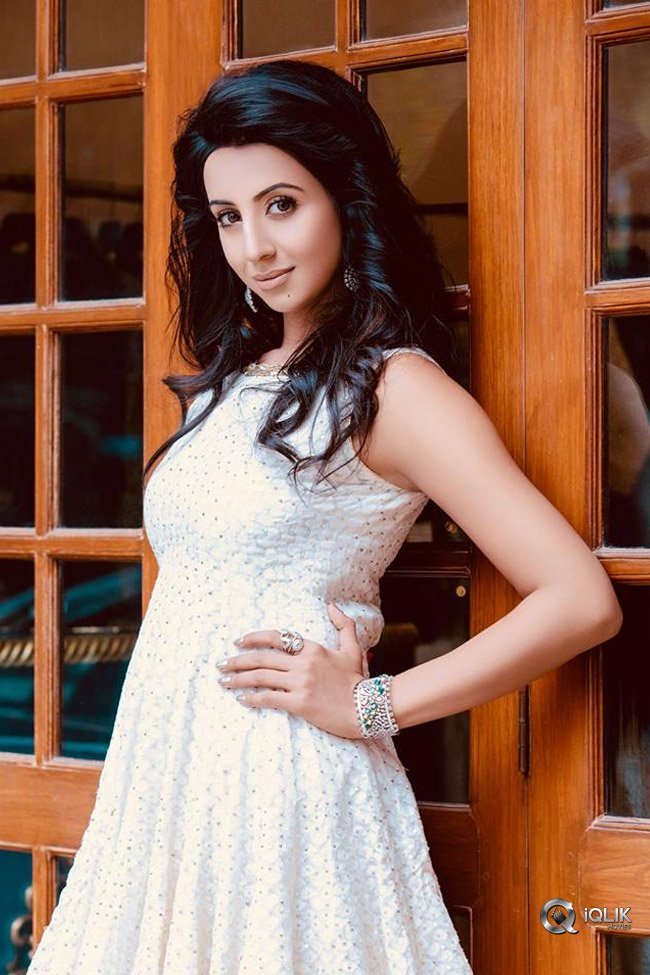 Sanjjanaa